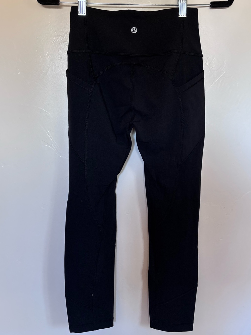 Lululemon All The Right Places crop size 4 blk luxtreme zoned compression | a12